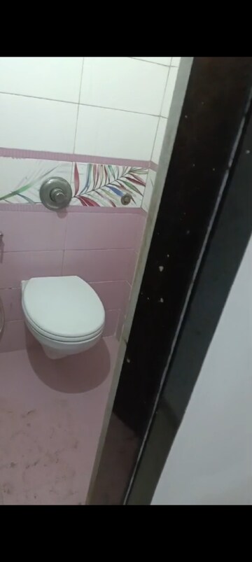 Master Bedroom in 2 BHK Apartment at Kurla East – for Rent