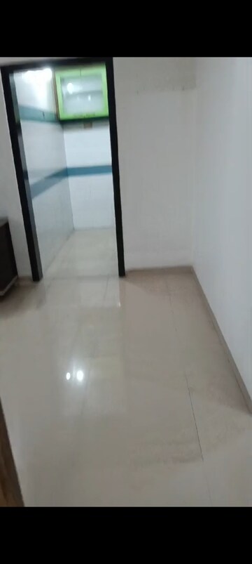 Room in 2 BHK Apartment at Kurla East – for Rent