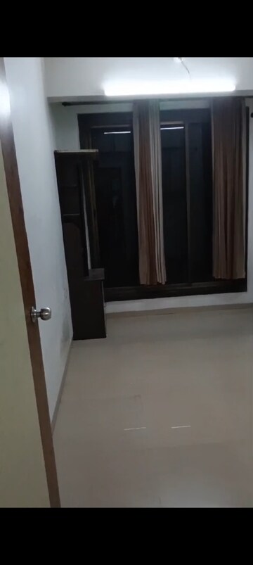 Room in 2 BHK Apartment at Kurla East – for Rent