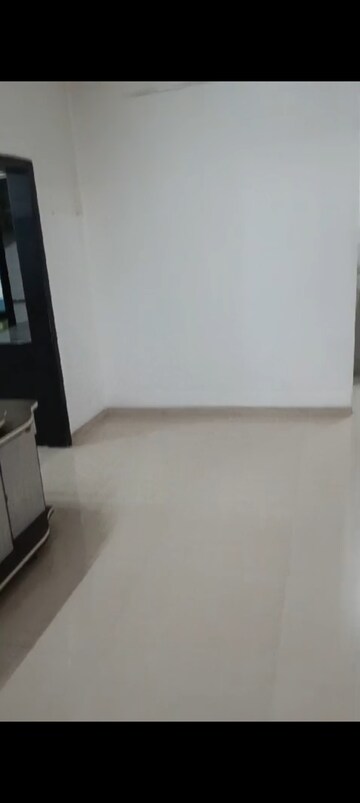 Room in 2 BHK Apartment at Kurla East – for Rent