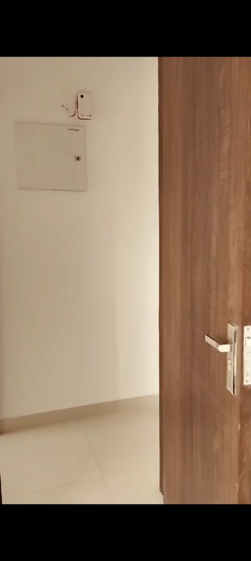 Room in 2 BHK Apartment at Kurla East – for Rent