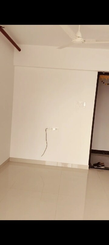 Furnished Amenities in 2 BHK Apartment at Kurla East – for Rent