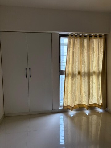 Room in 1 BHK Apartment at Lodha Casa Viva, Majiwada – for Rent