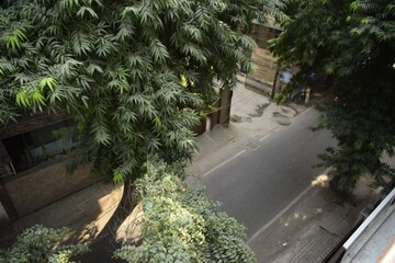 Balcony in 4 BHK Builder Floor at South Extension ii – for Rent