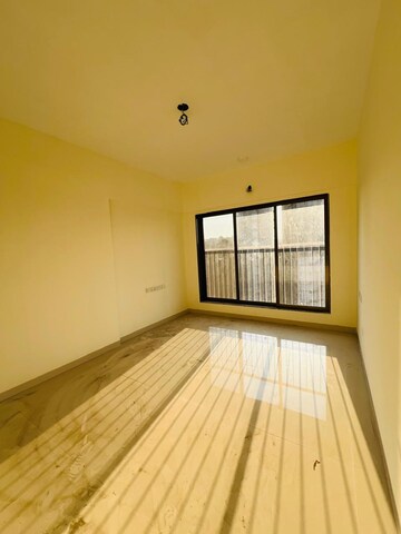 Room in 2 BHK Apartment at Kurla East – for Rent