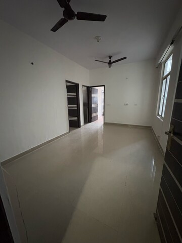 Room in 2 BHK Apartment at MR Proview Shalimar City, Avantika Extension – for Sale