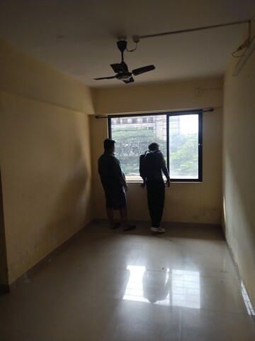 Room in 1 BHK Apartment at Swastik Park, Chembur – for Rent