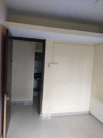 Room in 1 BHK Apartment at Swastik Park, Chembur – for Rent