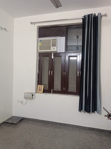 Room in 1 BHK Villa at Tulip Mall, Sector 46 – for Rent