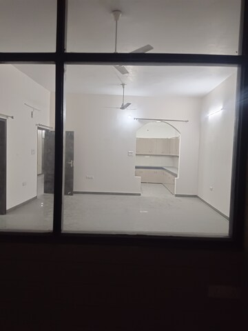 Master Bedroom in 1 BHK Villa at Tulip Mall, Sector 46 – for Rent