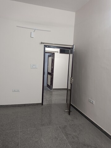 Room in 1 BHK Villa at Tulip Mall, Sector 46 – for Rent