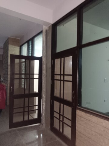 Room in 1 BHK Villa at Tulip Mall, Sector 46 – for Rent