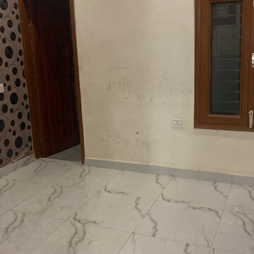 Room in 3 BHK Apartment at Lake View Complex, Kishanpura – for Rent