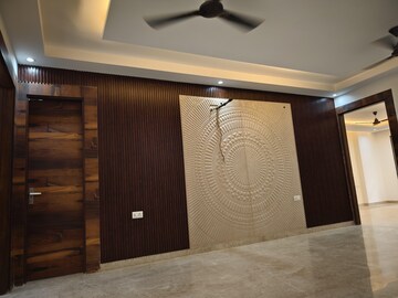 Room in 3 BHK Builder Floor at Emaar Marbella, Sector 66 – for Rent