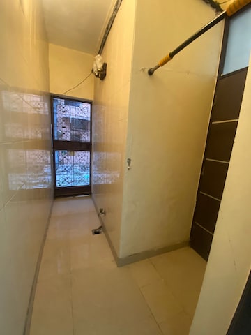 Furnished Amenities in 3 BHK Builder Floor at East Of Kailash – for Rent