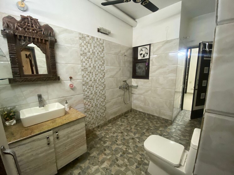 Kitchen, east of kailash 3 Bedroom 1200 Sq.Ft. Builder Floor In East Of Kailash Delhi 7918500