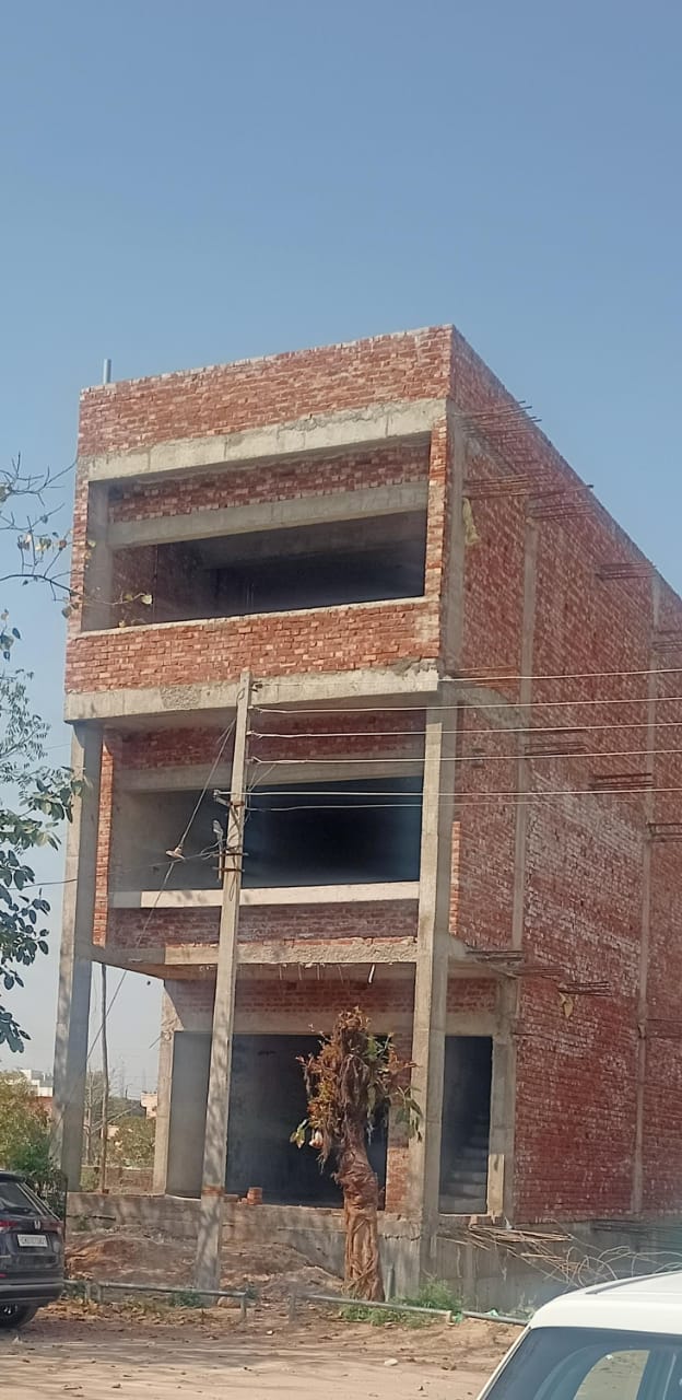 Showroom For Sale in Kavyansh Property 