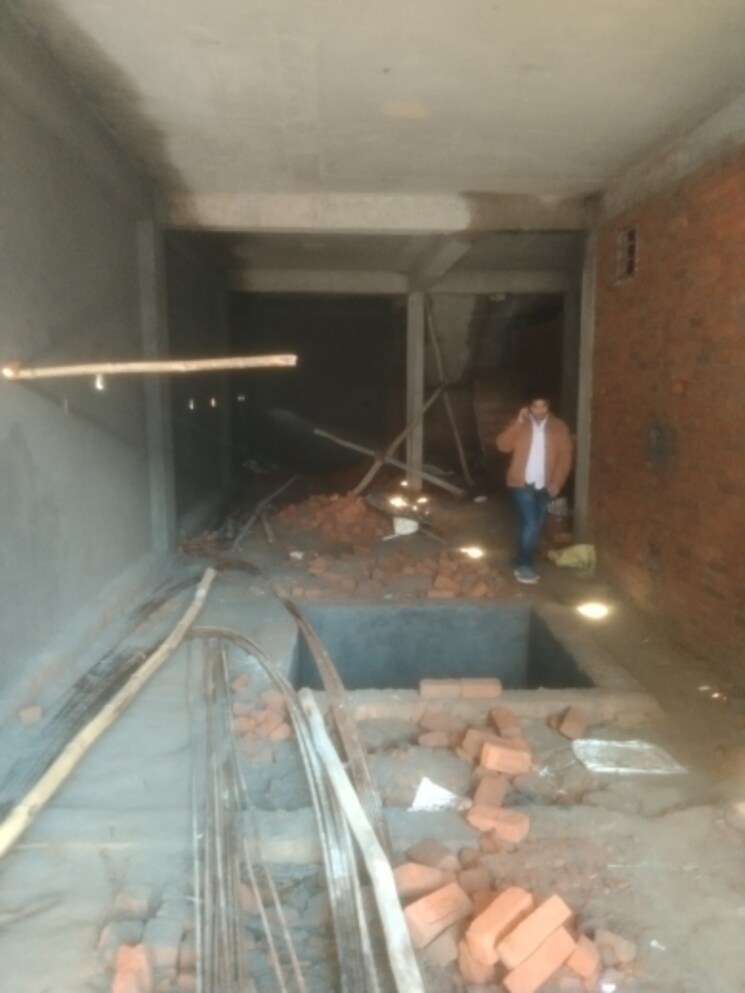 undefined, balaji-enclave Commercial Shop 400 Sq.Ft. In Govindpuram Ghaziabad 7918535