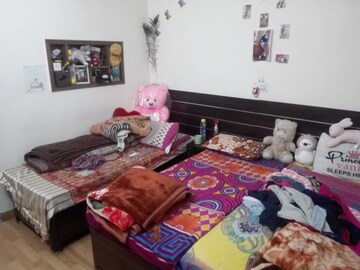 Room in  Pg at Vishwakarma Colony – for Rent