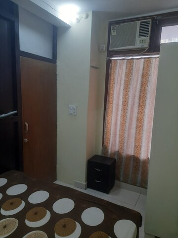 Room in  Pg at Vishwakarma Colony – for Rent