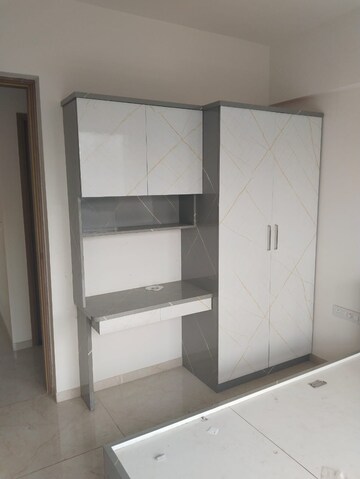 Room in 2 BHK Apartment at Godrej Urban Park, Chandivali – for Rent