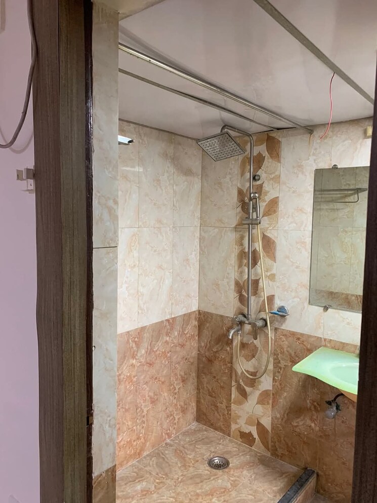 Bathroom, thakur-gayatri-satsang 2 Bedroom 905 Sq.Ft. Apartment In Kandivali East Mumbai 7918612
