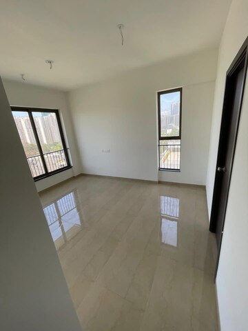 Room in 2 BHK Apartment at Mahindra Roots, Kandivali East – for Rent