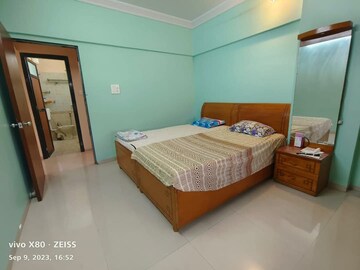 Bedroom in 2 BHK Apartment at Green Hills, Kandivali East – for Rent