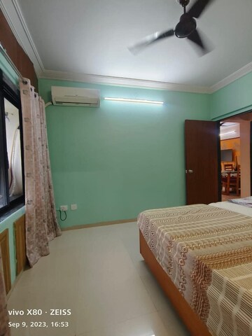 Bedroom in 2 BHK Apartment at Green Hills, Kandivali East – for Rent