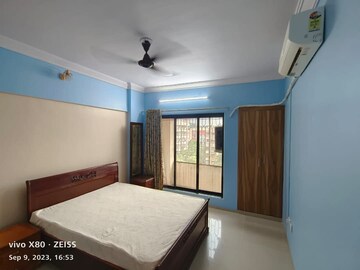 Bedroom in 2 BHK Apartment at Green Hills, Kandivali East – for Rent
