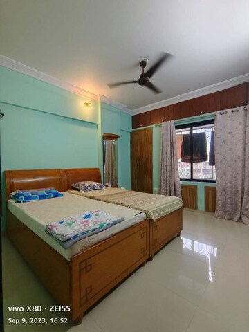 Bedroom in 2 BHK Apartment at Green Hills, Kandivali East – for Rent