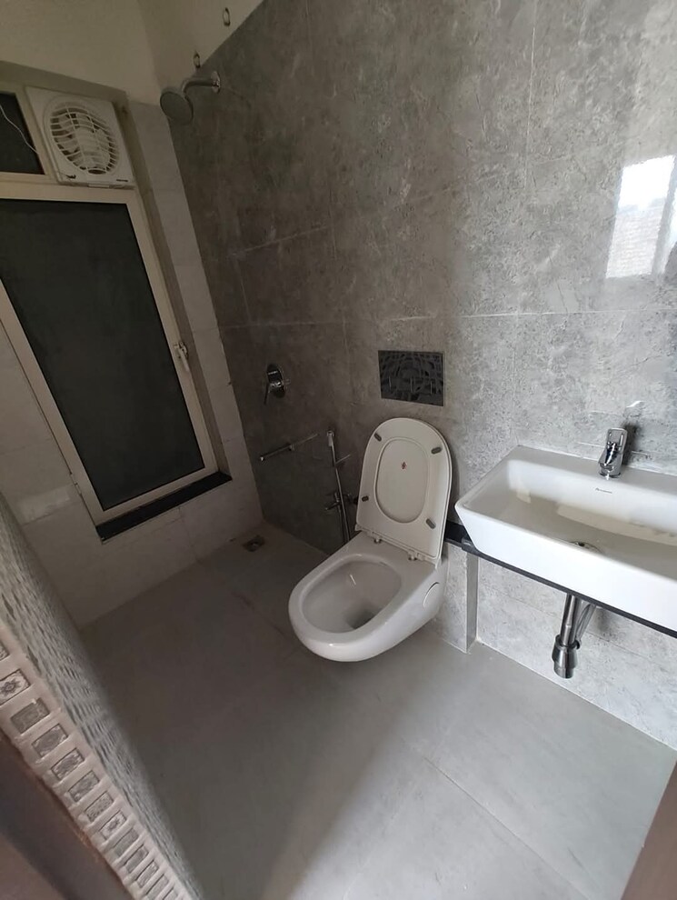 Bathroom, sd-epsilon 2 Bedroom 815 Sq.Ft. Apartment In Kandivali East Mumbai 7918635
