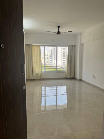 2 BHK Apartment For Rent in Highland Tower Lokhandwala Township Kandivali Mumbai  7918640