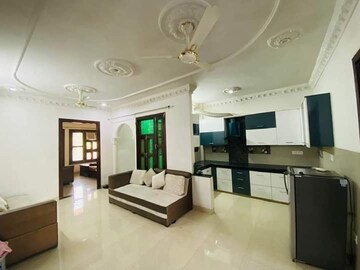 Master Bedroom in 3 BHK Builder Floor at Sector 40 – for Rent