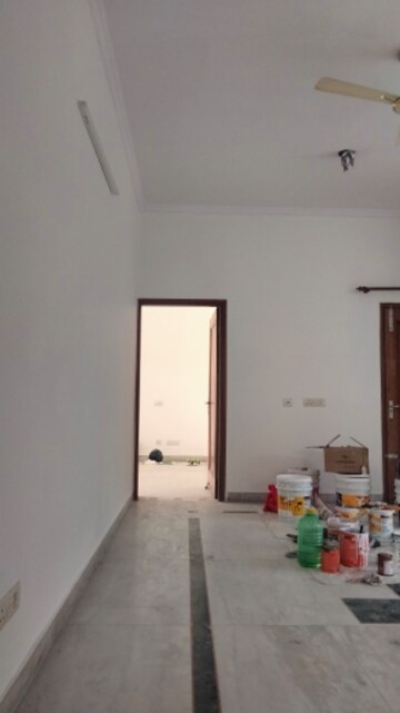 Room in 3 BHK Builder Floor at Sector 15 ii – for Rent