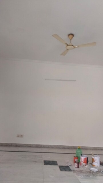 Master Bedroom in 3 BHK Builder Floor at Sector 15 ii – for Rent