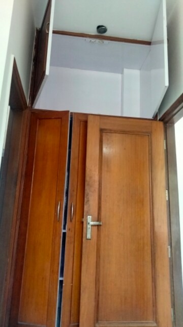 Furnished Amenities in 3 BHK Builder Floor at Sector 15 ii – for Rent