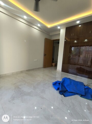 Living Room in 3 BHK Builder Floor at Sector 14 – for Rent