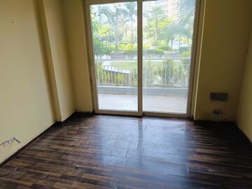 Room in 3 BHK Builder Floor at Sector 14 – for Rent