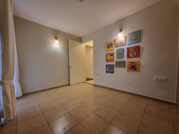 Room in 3 BHK Apartment at Sushma Joynest ZRK, Ghazipur – for Sale