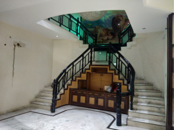 Staircase in 5 BHK Independent House at Sector 21 – for Rent