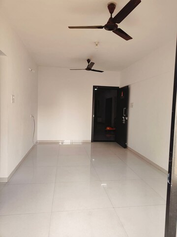 Room in 2 BHK Apartment at Gulmohar Queenstown Kharadi, Kharadi – for Rent