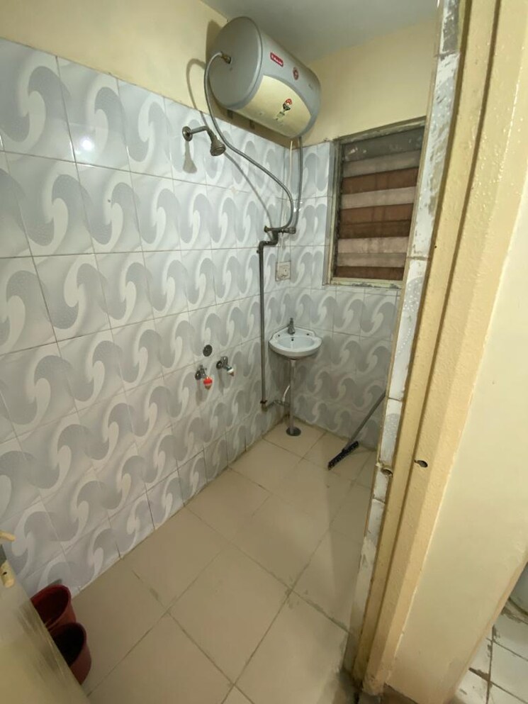 Bathroom, rahul-pratik-nagar 1 Bedroom 560 Sq.Ft. Apartment In Kothrud Pune 7918838