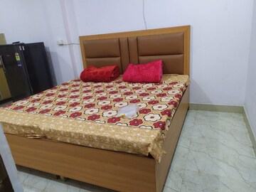 Bedroom in 1 RK Builder Floor at Ansal Sushant Lok I, Sector 43 – for Rent
