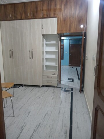 Room in 3 BHK Apartment at Dera Bassi – for Rent