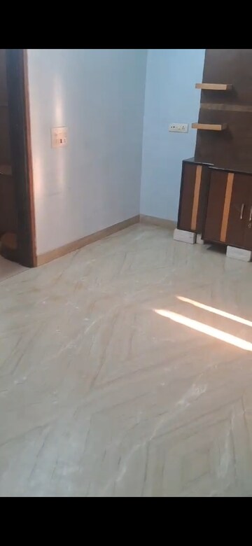 Room in 2.5 BHK Builder Floor at Sector 12 – for Rent