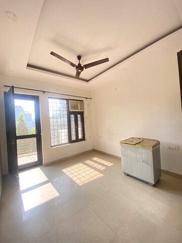 Room in 1 BHK Independent House at Ansal Plaza Sector-23, Palam Vihar – for Rent