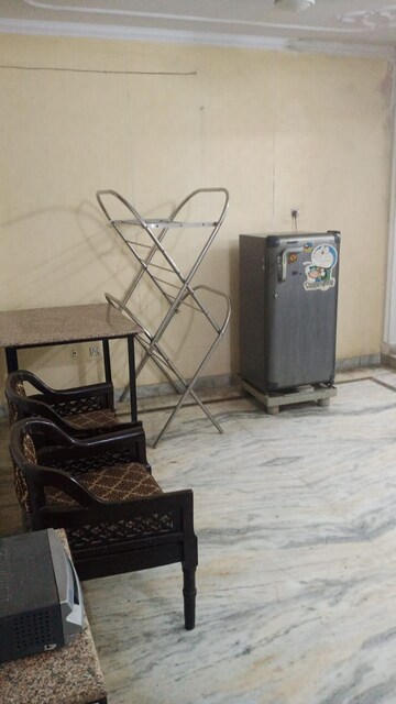 Room in 1 BHK Builder Floor at Ansal Sushant Lok I, Sector 43 – for Rent