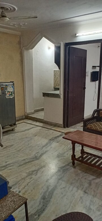 Living Room in 1 BHK Builder Floor at Ansal Sushant Lok I, Sector 43 – for Rent