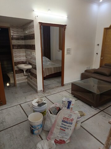 Master Bedroom in 2.5 BHK Builder Floor at Rohini Sector 7 – for Rent
